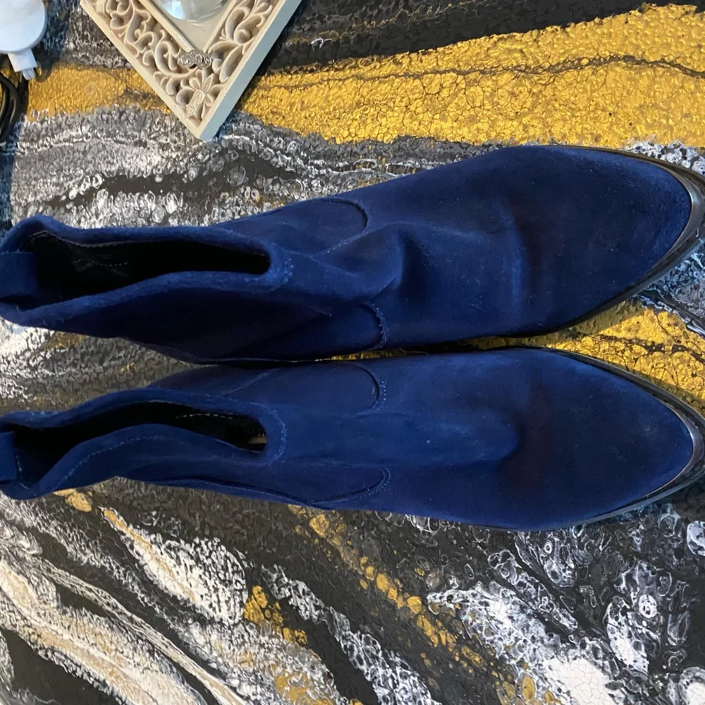 Blue suede 9 booties - Picture 2 of 7